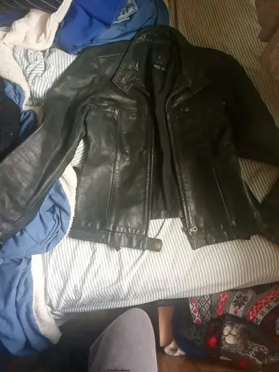 Chaqueta de cuero negra Zara Trafaluc - miniatura 1