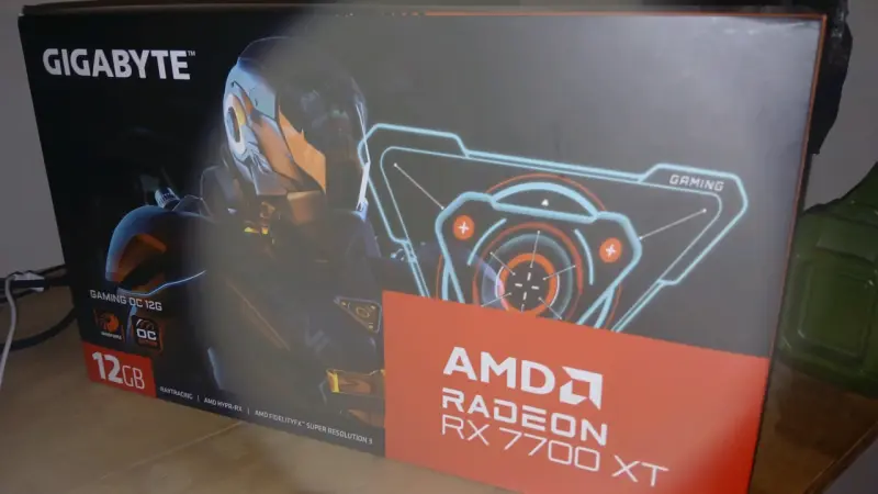 Tarjeta gráfica Gigabyte Radeon RX 7700 XT 12GB - 2