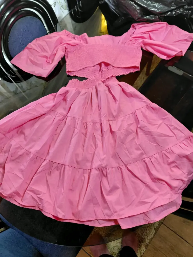 Vestido largo rosa con mangas abullonadas - 1