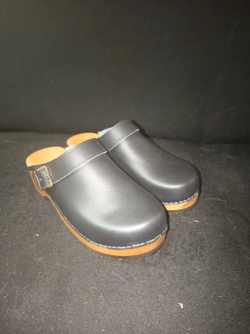 Zuecos de Cuero Negro Kebba - 1