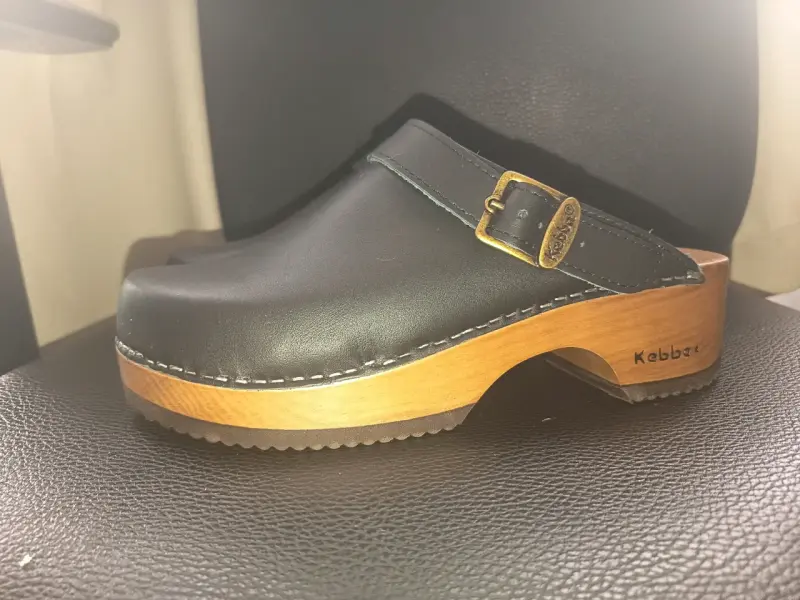 Zuecos de Cuero Negro Kebba - 3