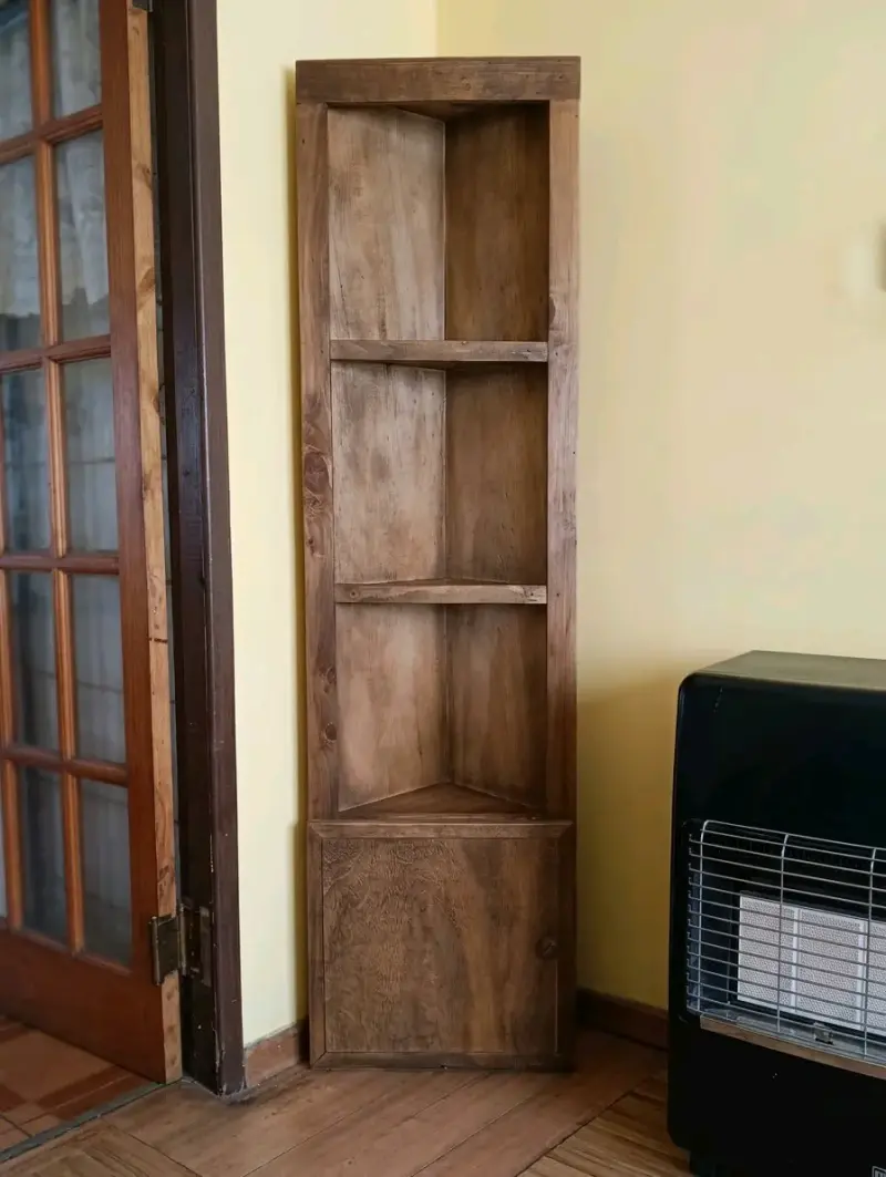Estante Esquinero de Madera para Sala