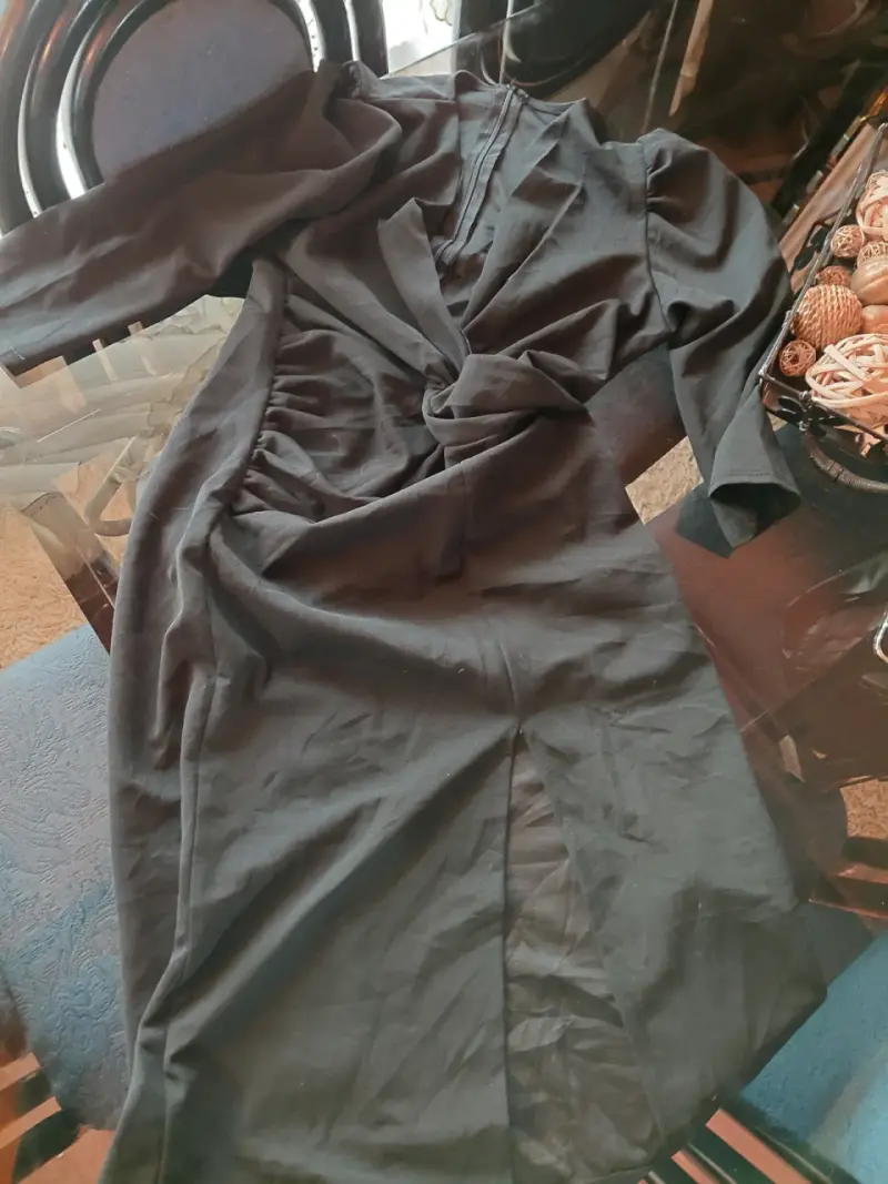 Vestido negro elegante de manga larga - 2