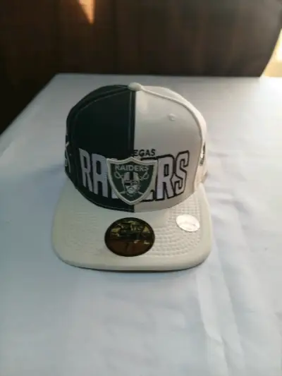 Gorra New Era 59Fifty con diseño deportivo - miniatura 2