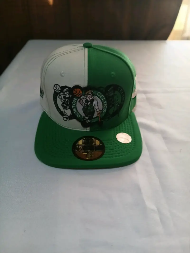 Gorra New Era 59Fifty con diseño deportivo - 4