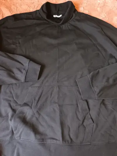 Polerón negro de cuello alto Zara, más polera - miniatura 6