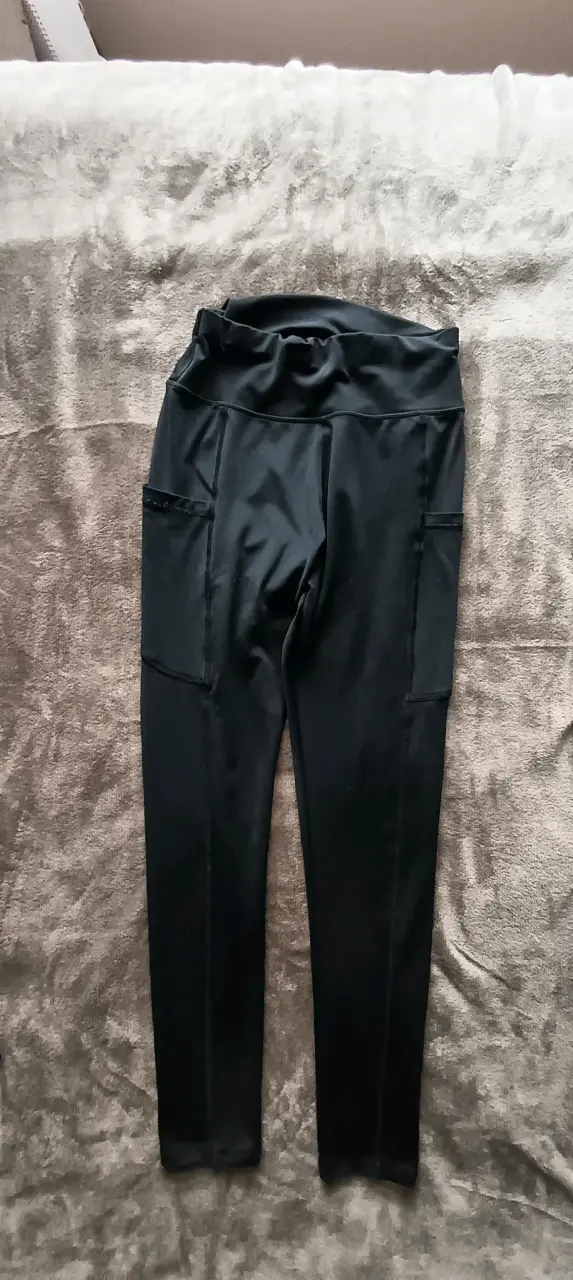 Leggings deportivos negros con bolsillos