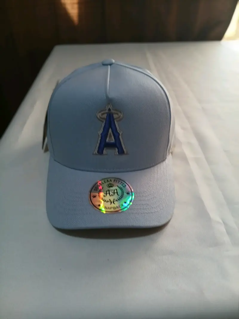 Gorra Snapback Negra con Diseño Bordado - 6