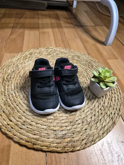 Zapatillas deportivas negras para niños Nike - miniatura 1