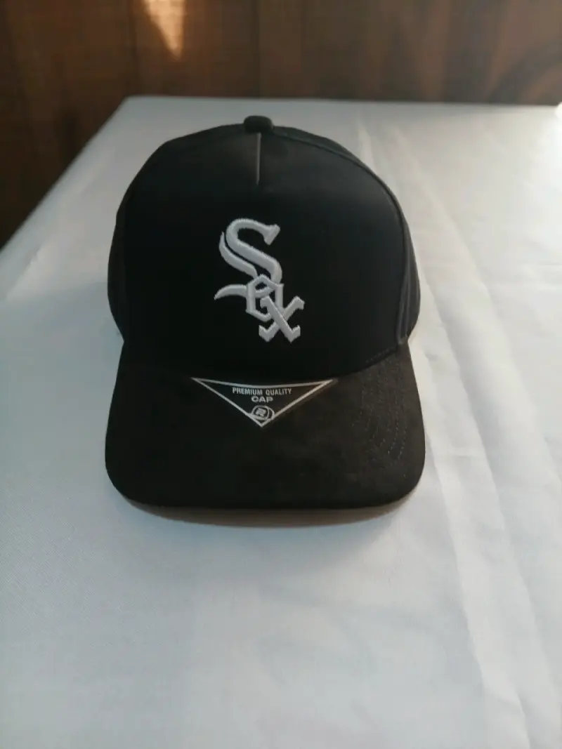 Gorra de béisbol negra con letra B bordada - 6
