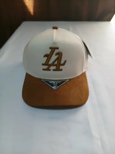 Gorra de béisbol premium con visera plana - miniatura 5