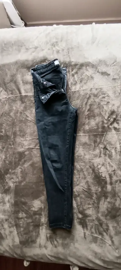 Jeans ajustados negros para mujer - miniatura 2
