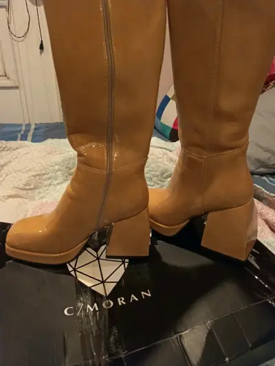 Botas altas de cuero sintético color arena - miniatura 4