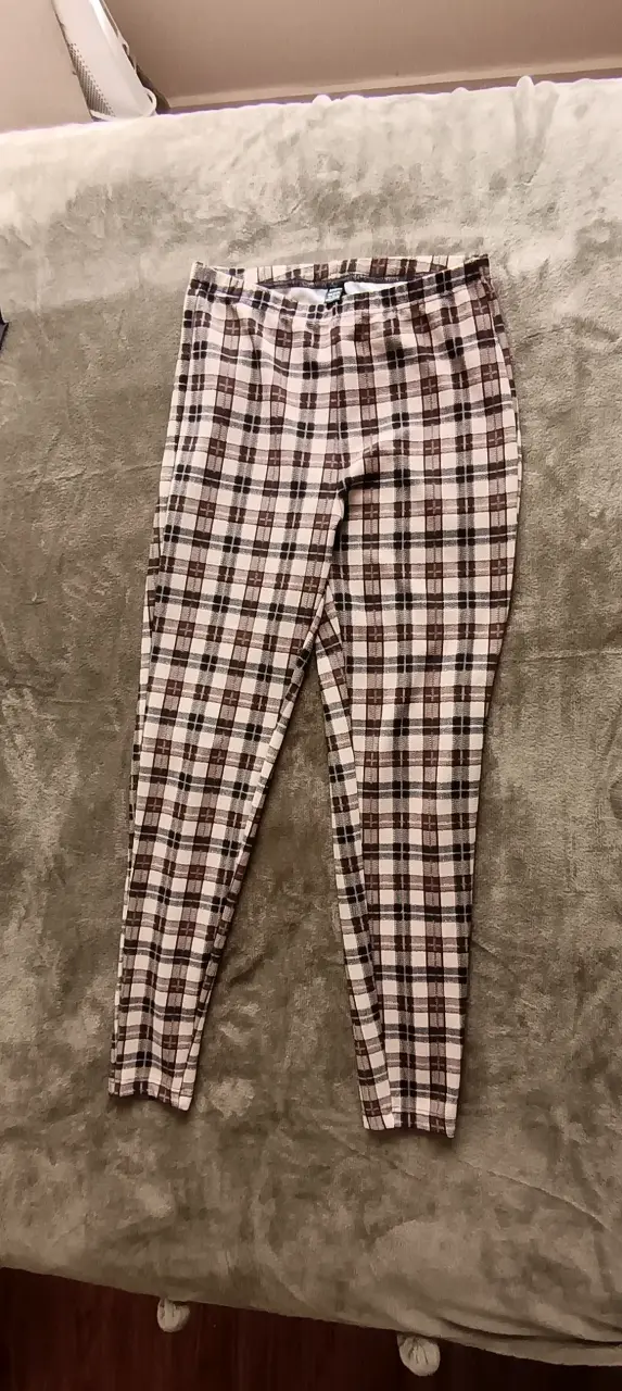 Pantalones a cuadros para mujer en tonos marrones