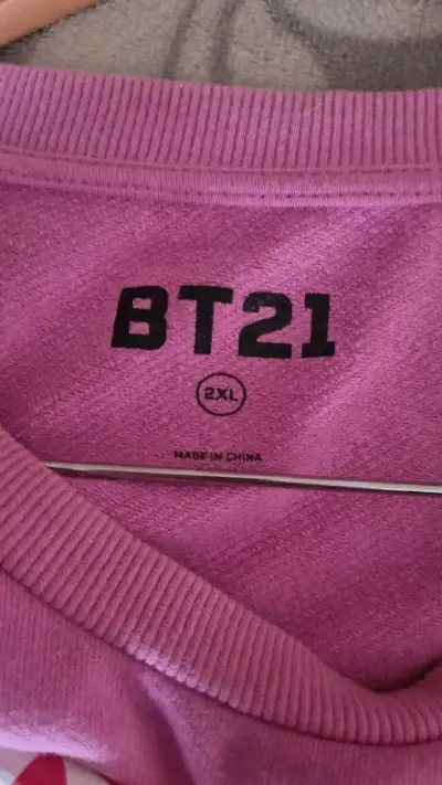 Polerón rosa con los personajes de BT21 - miniatura 3