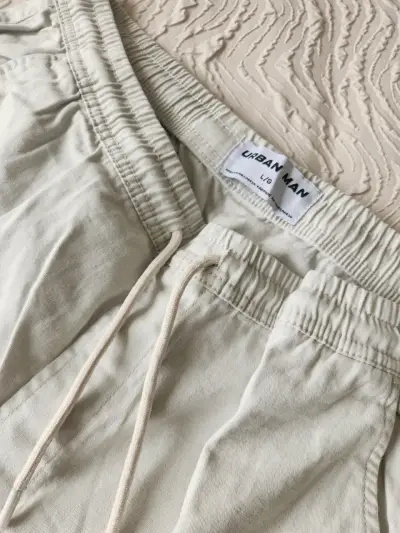 Pantalones cargo beige Urban Man para hombre - miniatura 2