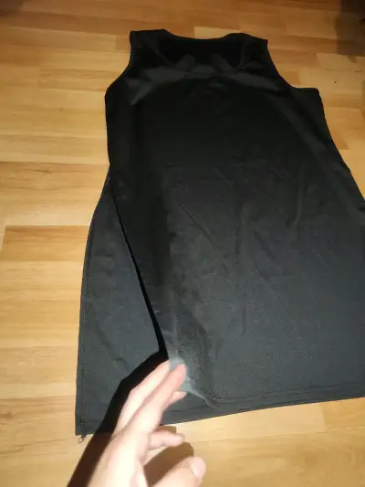 Vestido negro sin mangas con abertura lateral M - miniatura 3