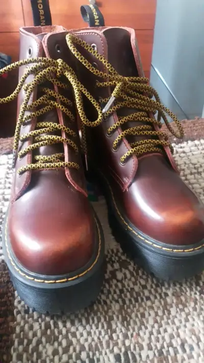 Botas de cuero marrón con suela gruesa - miniatura 1