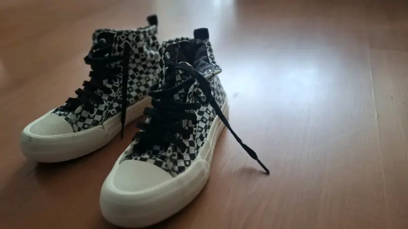 Zapatillas altas con diseño ajedrez blanco y negro - 2