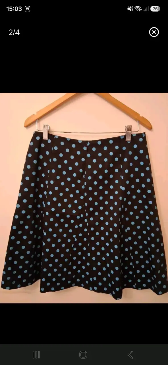 Falda negra con lunares celestes - 2