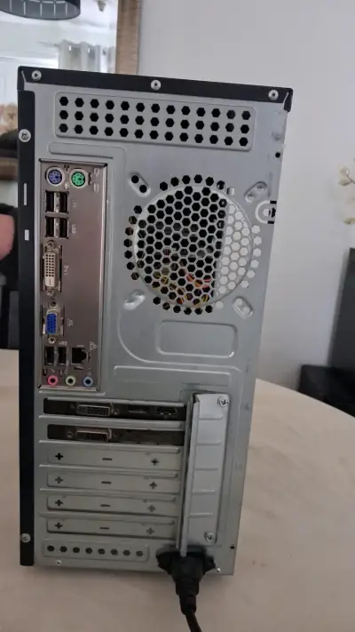 Computador de Escritorio con - miniatura 1