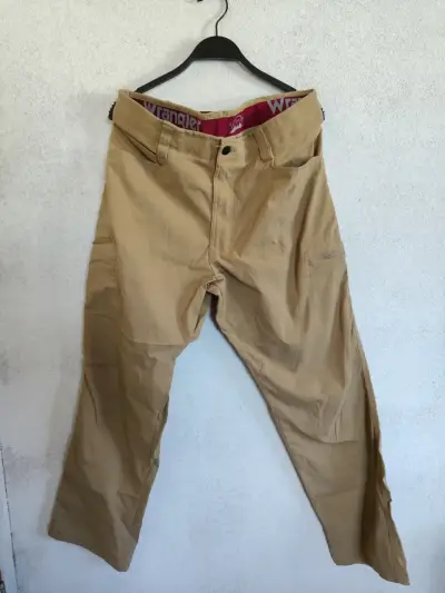 Pantalones cargo beige Wrangler para mujer - miniatura 1