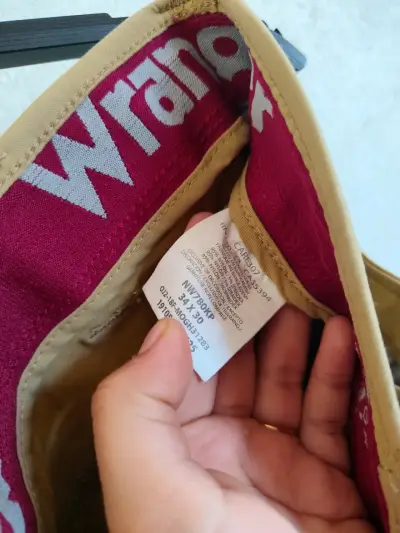 Pantalones cargo beige Wrangler para mujer - miniatura 3