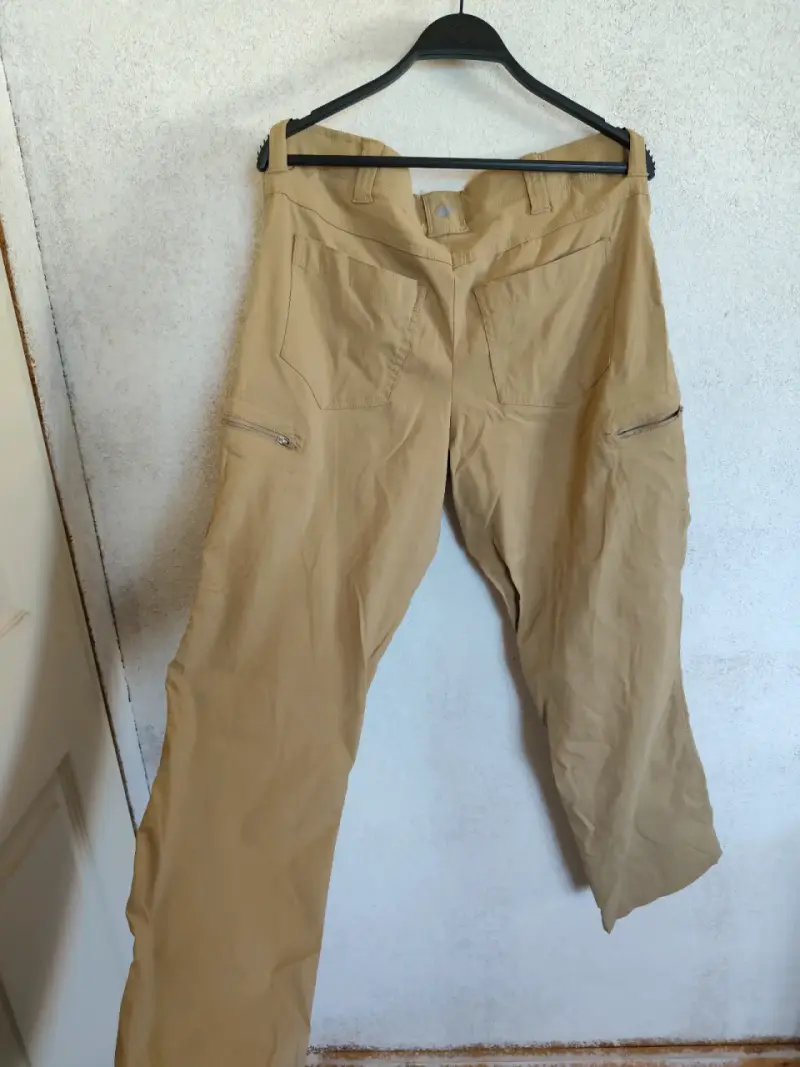 Pantalones cargo beige Wrangler para mujer - 5