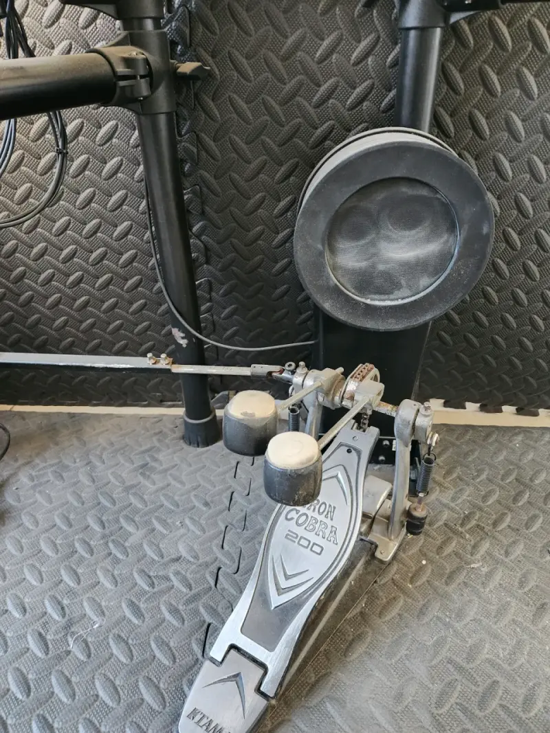Batería Electrónica Roland V-Drums con Pedal Tama - 3