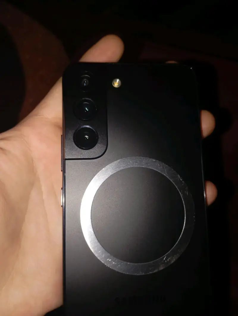 Samsung s22 con pantalla rota para repuestos - 1