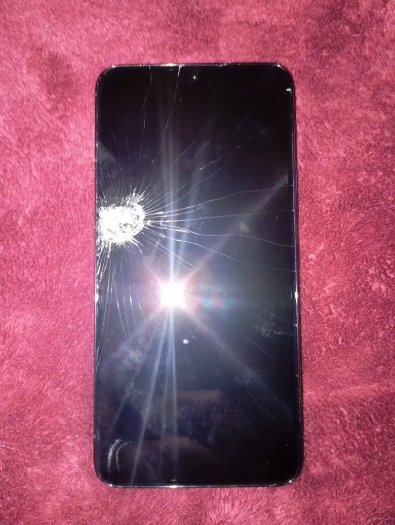 Samsung s22 con pantalla rota para repuestos - 2