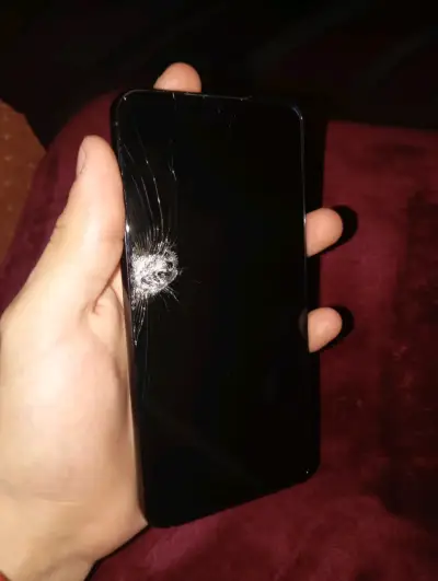 Samsung s22 con pantalla rota para repuestos - miniatura 3