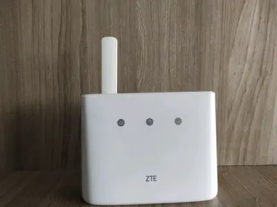 Router WiFi 4G ZTE con Antena - miniatura 4