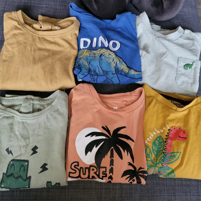 Lote de poleras infantiles con diseños divertidos - 2
