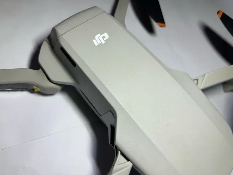 Drone DJI Mini 2 con accesorios completos - 4