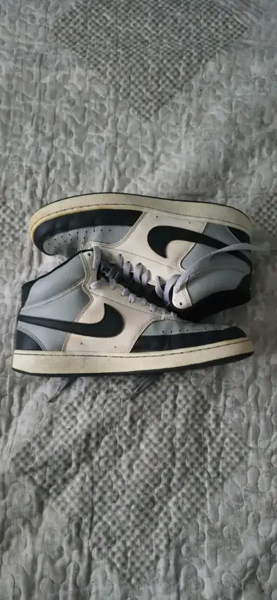 Zapatillas deportivas Nike gris y negro - miniatura 1