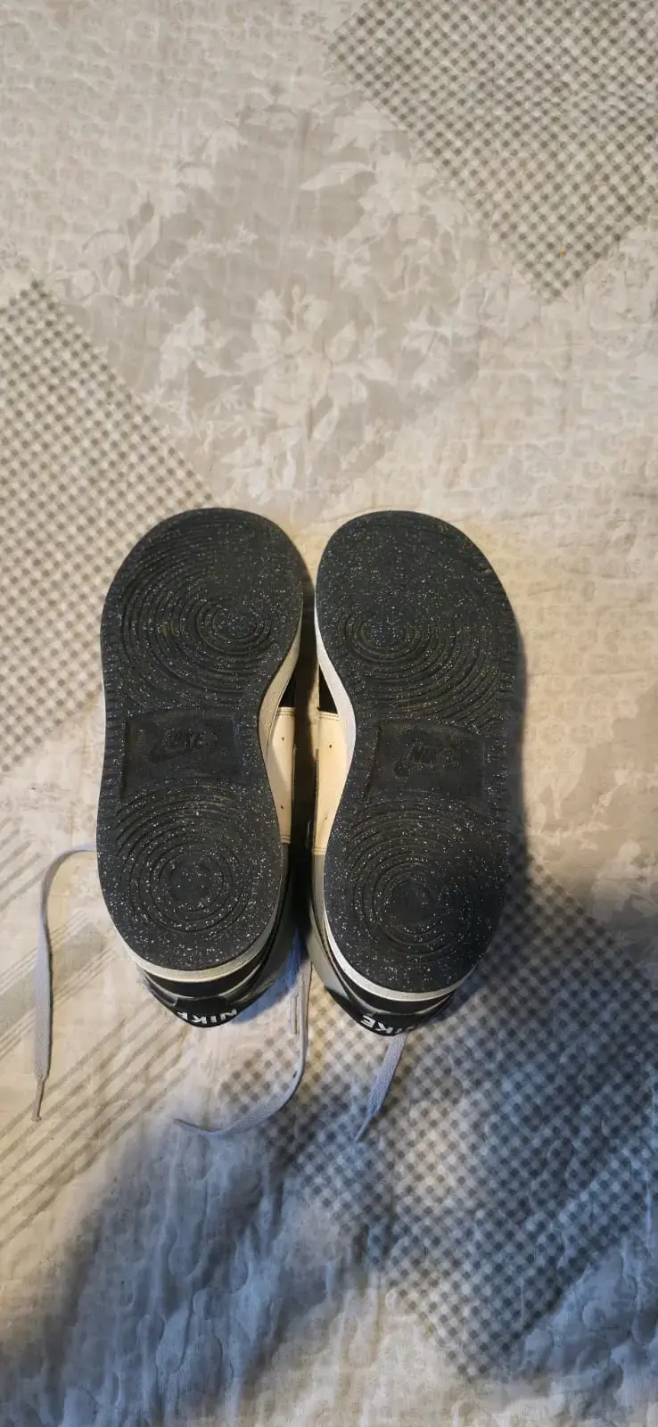 Zapatillas deportivas Nike gris y negro - 3