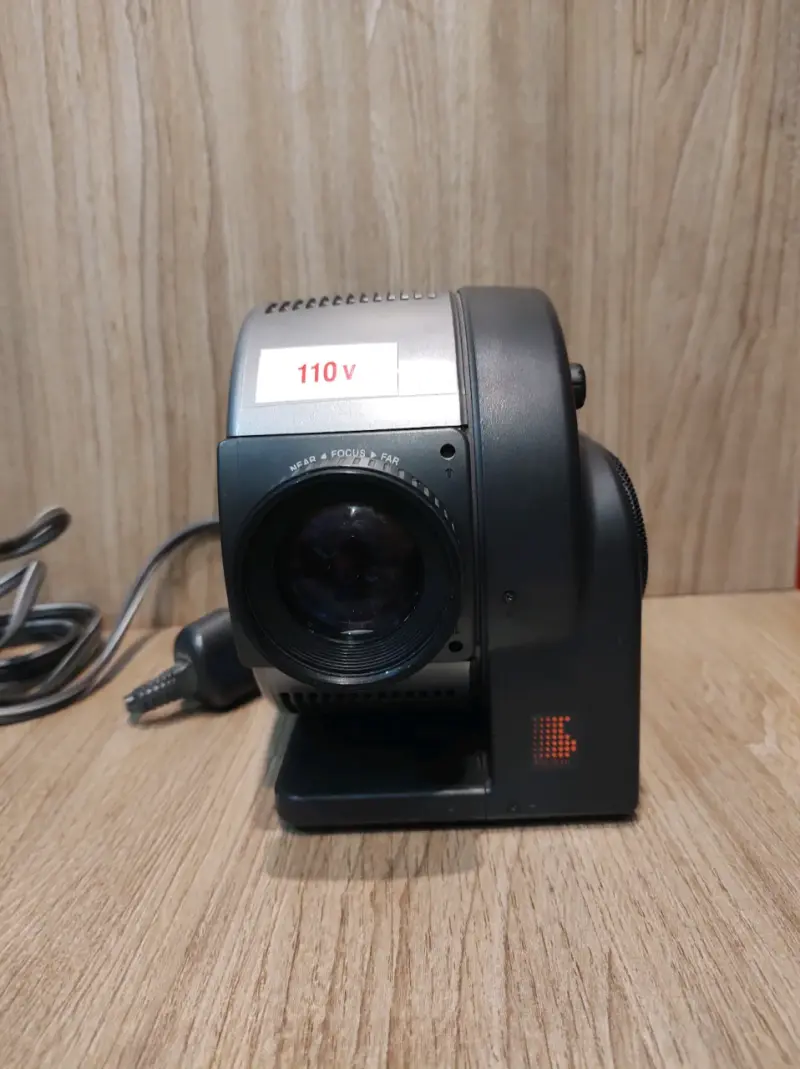 Proyector Sony CPJ-200 con Lámpara Halógena - 2