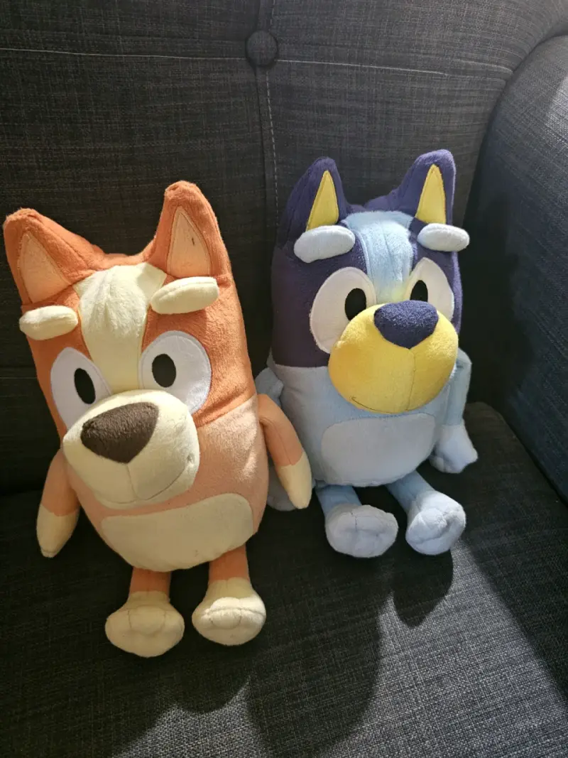 Peluches de personajes Bluey y Bingo cantan - 2