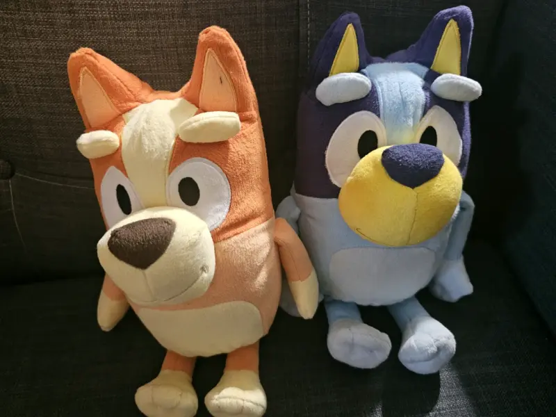 Peluches de personajes Bluey y Bingo cantan - 5