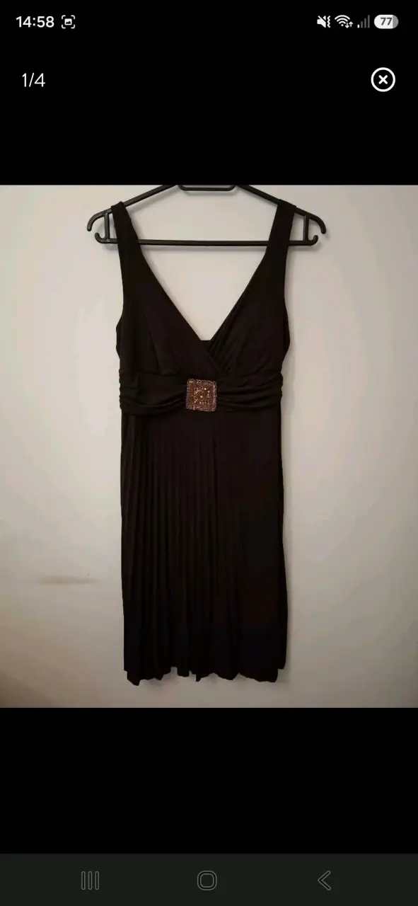 Vestido café, elegante con detalle de hebilla