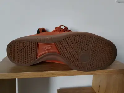Zapatillas deportivas Nike naranjas para hombre - miniatura 3