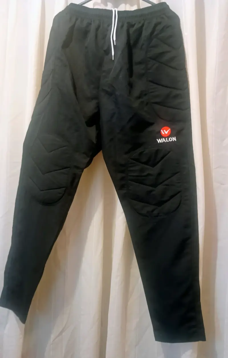 Pantalones deportivos negros Walon con refuerzos