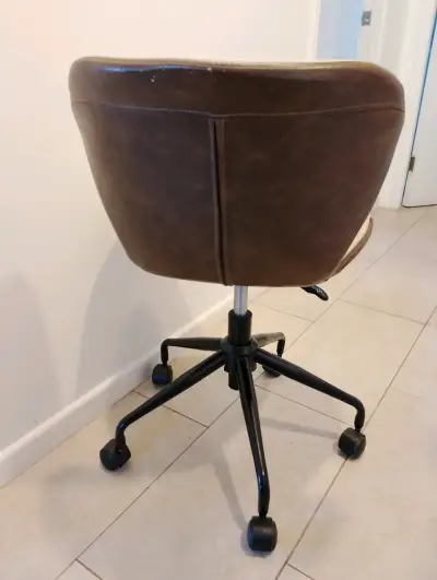 Silla de oficina giratoria beige y marrón - miniatura 2