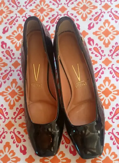 Zapatos de charol negros con tacón Vizzano - miniatura 2