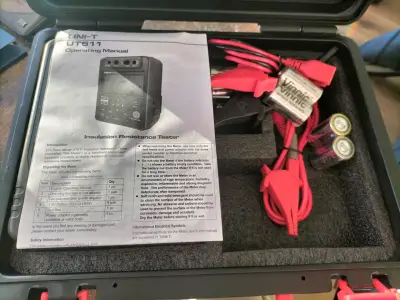 Probador de Resistencia de Aislamiento UNI-T UT511 - miniatura 3