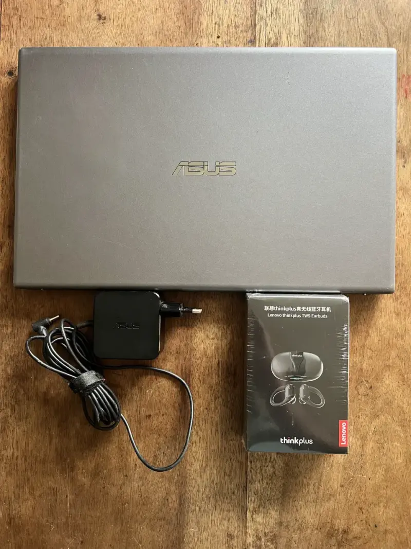 ASUS Vivobook i5 / Nvidia GeForce / SSD + Regalo - 1
