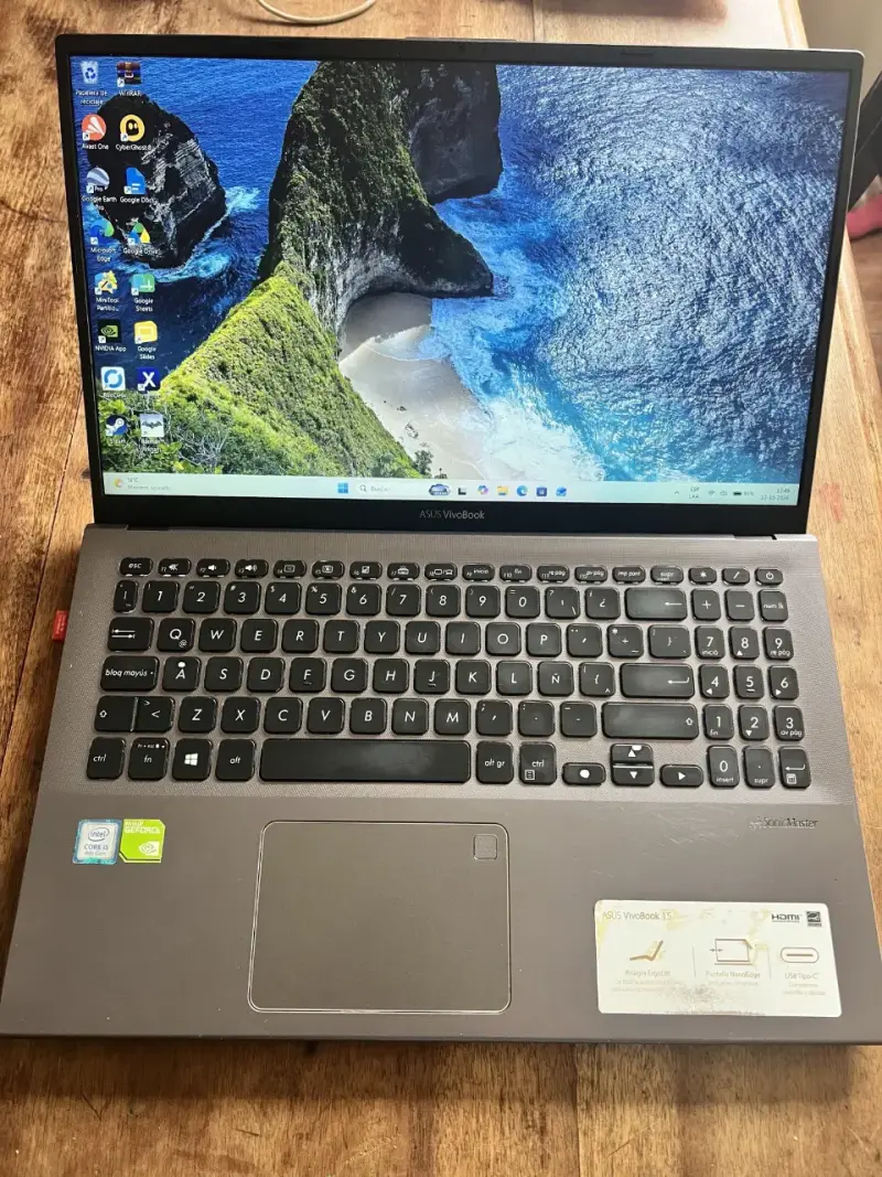 ASUS Vivobook i5 / Nvidia GeForce / SSD + Regalo - 2