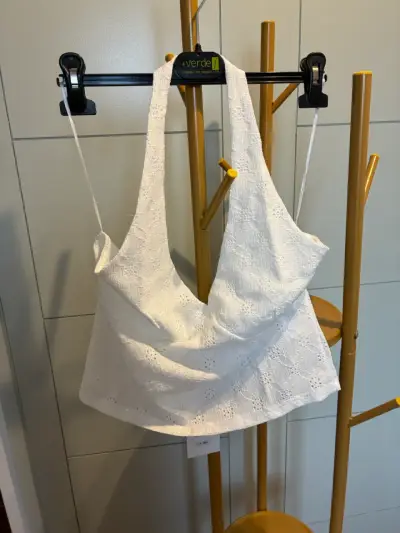 Top blanco cuello halter y sin espalda - miniatura 1