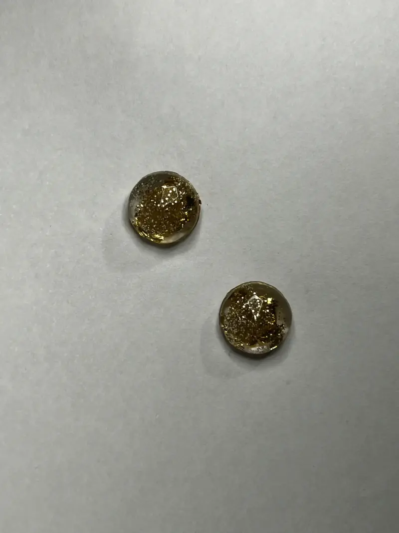 Aros dorados con brillo
